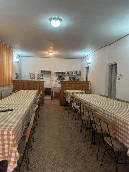 Casă individuală cu 14 camere cu Canalizare în Zamora