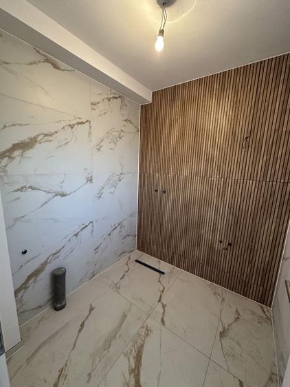 Duplex cu 5 camere cu Canalizare în Nord
