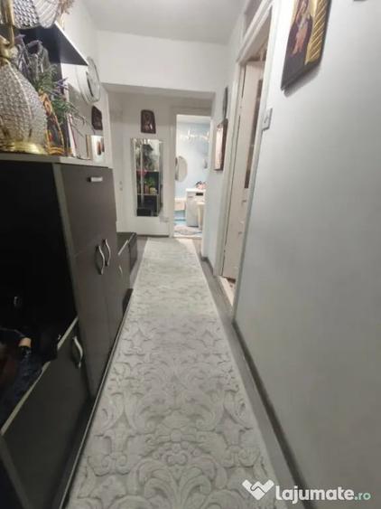 Apartament cu 2 camere decomandat în Siret