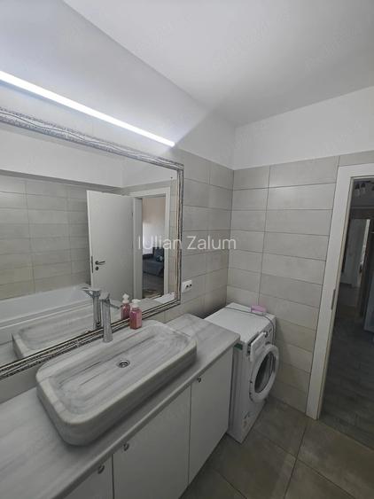 Vand garsoniera cu 2 camere