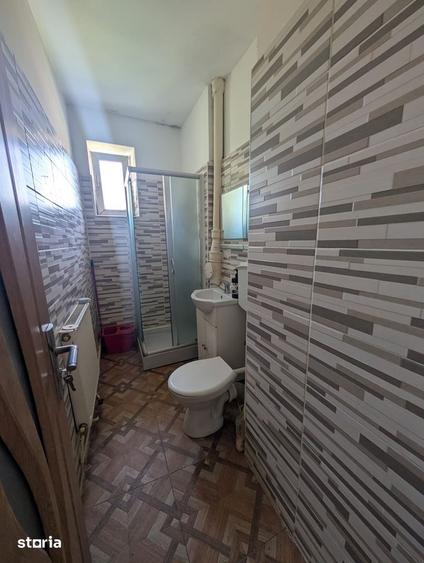 Garsonieră decomandată în Petros
