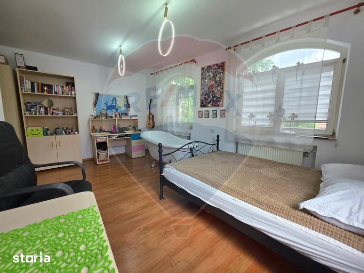 Casă cu 4 camere cu Teren 152 Mp în Central