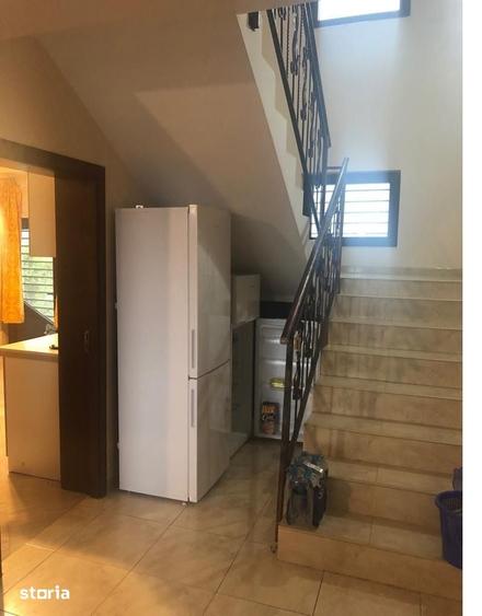 Casă cu 6 camere cu Teren 500 Mp în Petrăchioaia