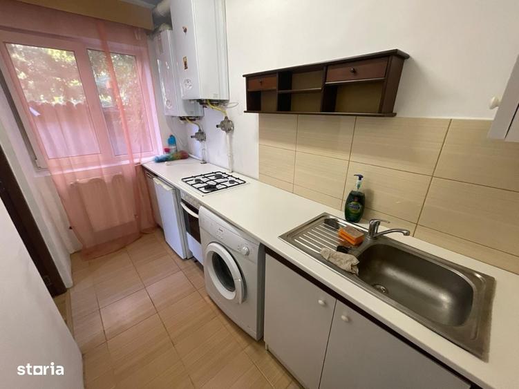 Garsonieră decomandată în Central