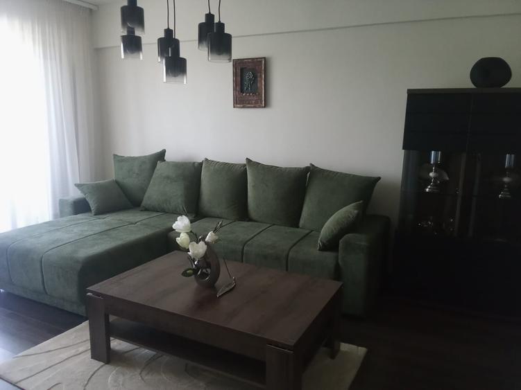 Apartament cu 2 camere decomandat în Democrației
