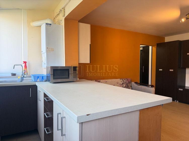 Apartament cu 3 camere semidecomandat, mobilat în Girocului