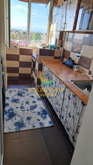 Apartament cu 3 camere semidecomandat, mobilat în Ferentari