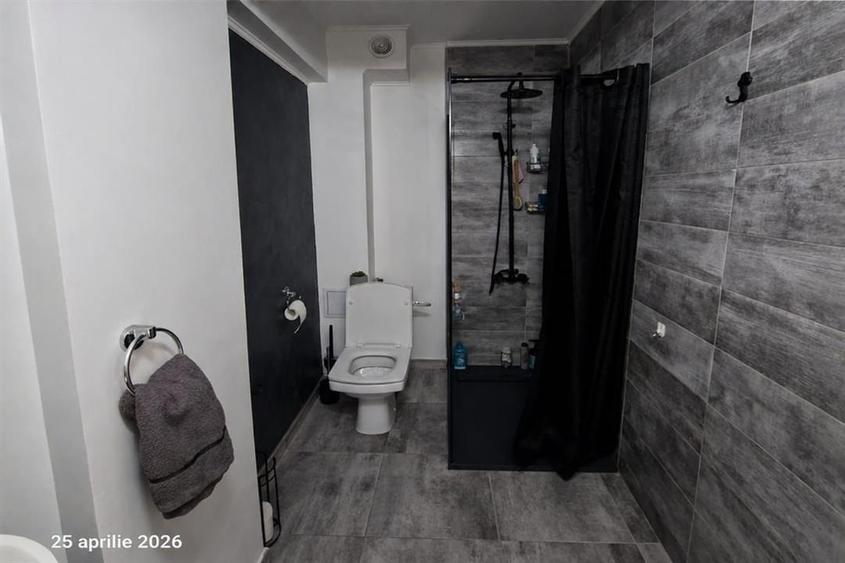 Apartament cu 3 camere semidecomandat, mobilat în Exterior Est
