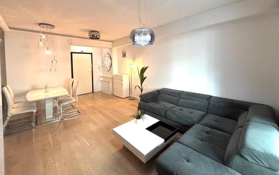 Apartament cu 3 camere decomandat în Băneasa