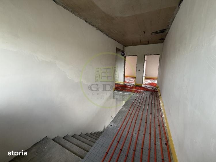 Casă cu 4 camere în Central