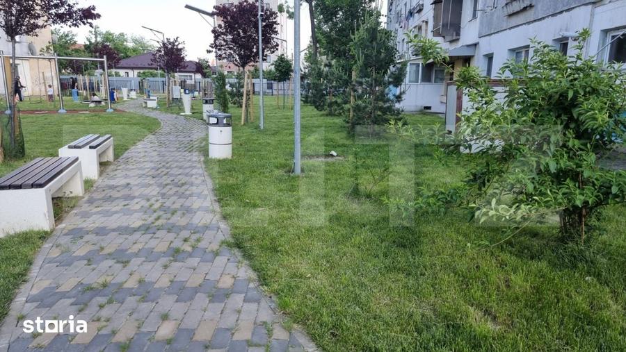 Apartament cu 3 camere semidecomandat în Gară