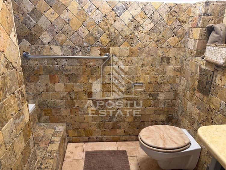 Casă individuală cu 6 camere cu Canalizare în Ghiroda