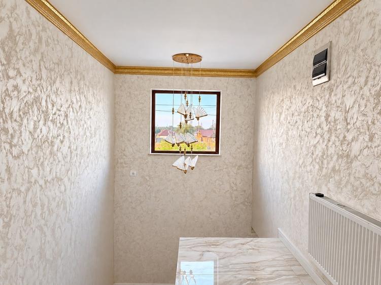 Casă individuală cu 6 camere cu Canalizare în Corbu