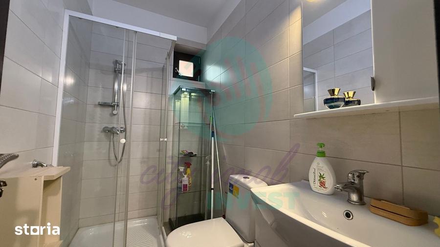Casă cu 4 camere cu Teren 130 Mp în Tei