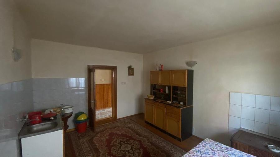 Casă individuală cu 4 camere cu Teren 400 Mp în Moroeni