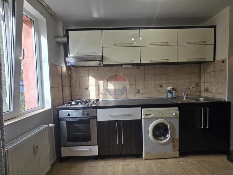 Apartament cu 3 camere decomandat, mobilat în 1 Decembrie 1918