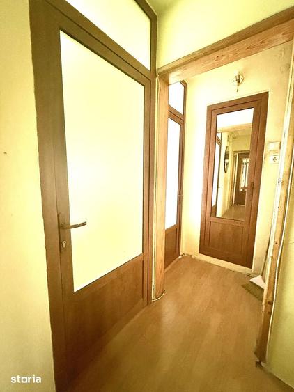 Apartament cu 4 camere decomandat în Radu Negru