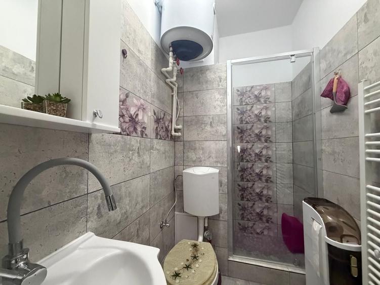 Apartament cu 2 camere semidecomandat, mobilat în Gai