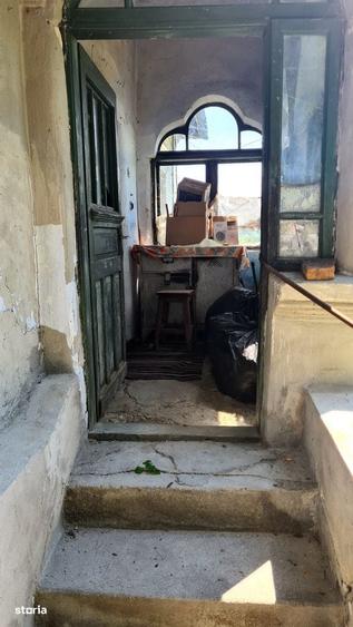 Casă cu 2 camere în Ciofrângeni