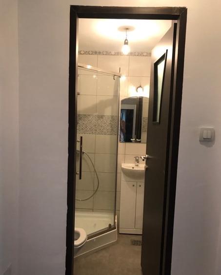Apartament cu 4 camere decomandat în Moșilor