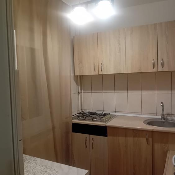 Garsonieră decomandată în Unirii Centru