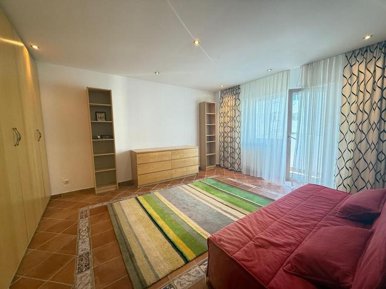 Apartament cu 2 camere decomandat, mobilat în Decebal