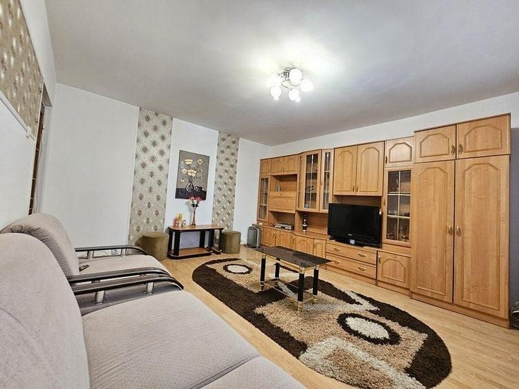 Apartament cu 3 camere decomandat, mobilat în Dristor