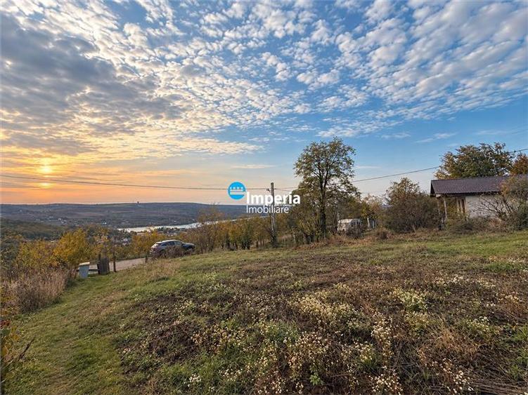 Teren Construcții intravilan de 2176 mp, în Aroneanu