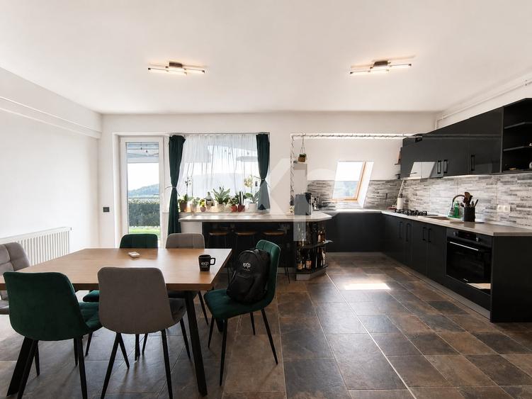 Apartament cu 2 camere semidecomandat, mobilat în Florești