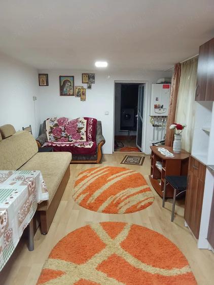 Casă cu 2 camere cu Teren 60 Mp în Central