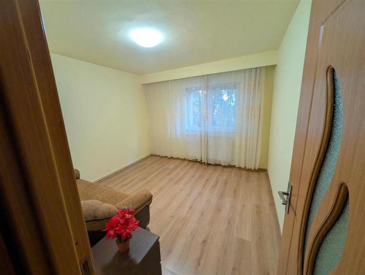 Apartament cu 2 camere semidecomandat, mobilat în Zorilor