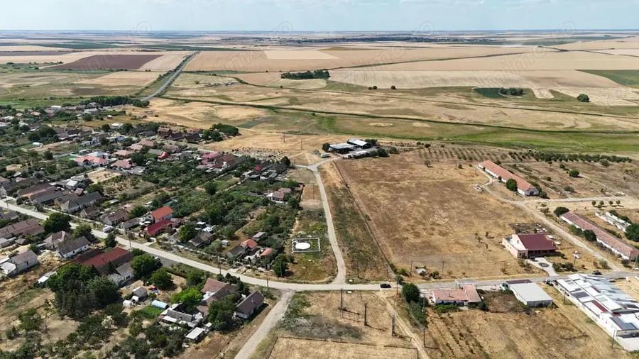 Teren de 90000 mp, în Bara