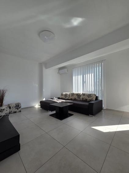 Apartament cu 3 camere semidecomandat, mobilat în Braytim