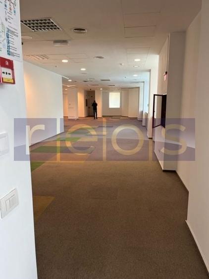Spațiu comercial, de 1,900 mp, în Unirii