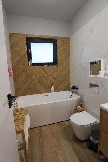 Casă cu 5 camere cu Teren 600 Mp în Corbeanca