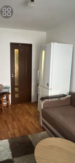 Apartament cu 2 camere nedecomandat în Tractorul