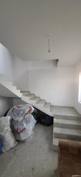 Casă cu 5 camere cu Teren 2000 Mp în Popești