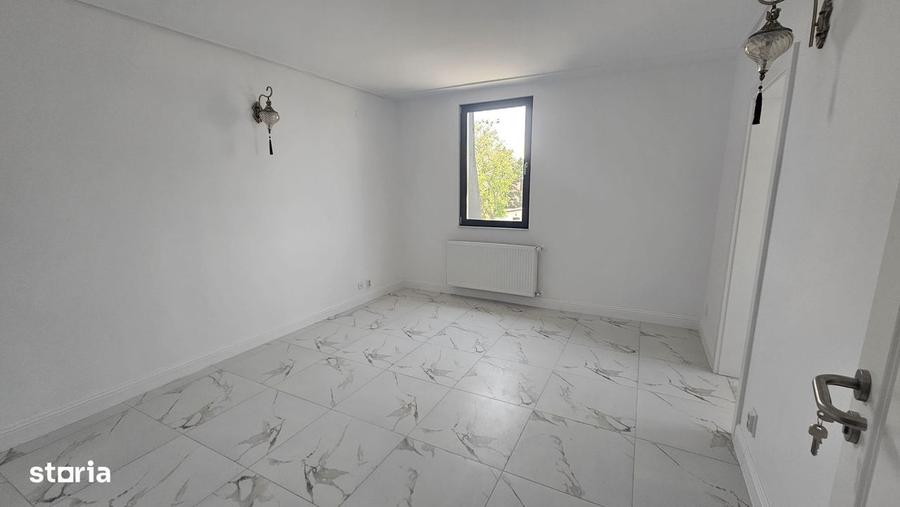Casă cu 4 camere în Sărărie