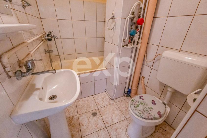 Apartament cu 3 camere semidecomandat în Șagului