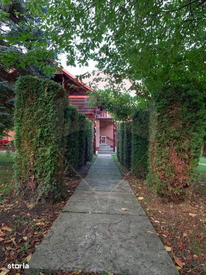 Casă cu 5 camere cu Teren 735 Mp în Volovăț