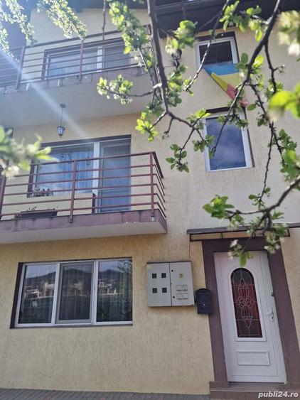 Casă cu 6 camere în Florești