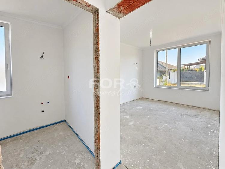 Casă cu 4 camere cu Teren 500 Mp în Paleu