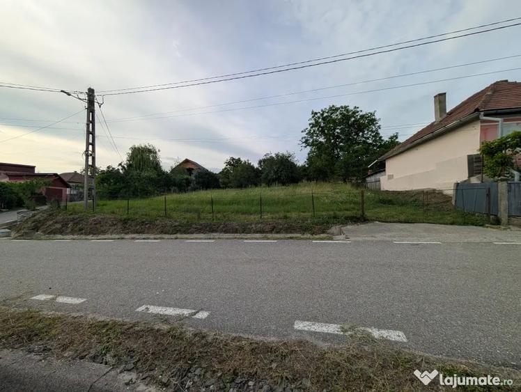 Teren de 3000 mp, în Băbeni