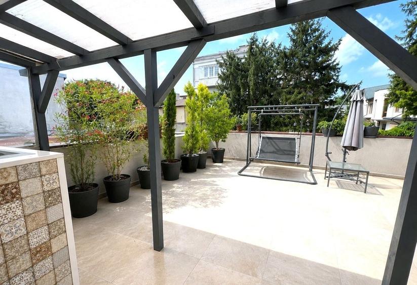 Apartament cu 3 camere decomandat în Iancului