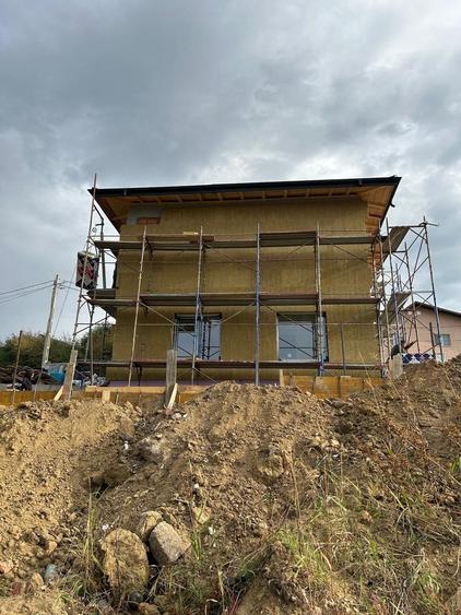 Casă cu 4 camere în Miroslava