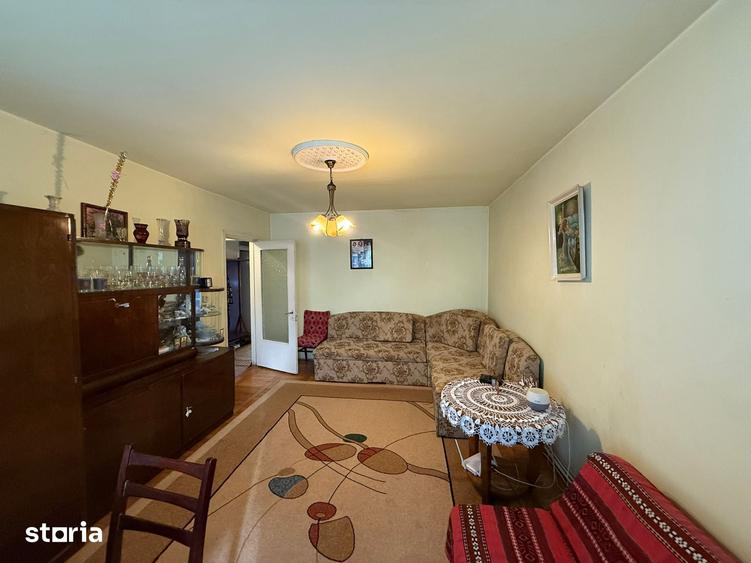 Apartament cu 3 camere decomandat în Central
