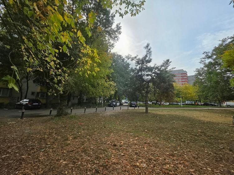 Apartament cu 4 camere decomandat în Doamna Ghica