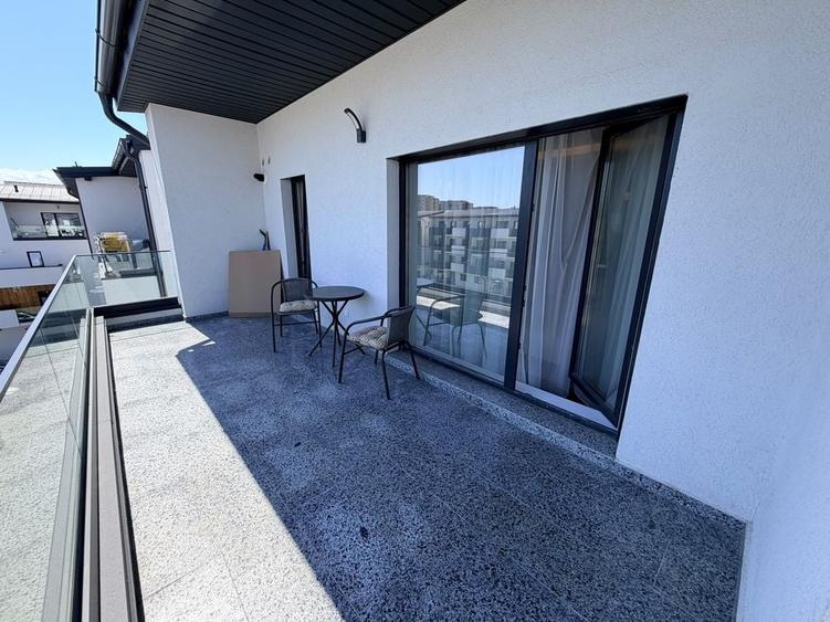 Apartament cu 3 camere decomandat în Exterior Vest