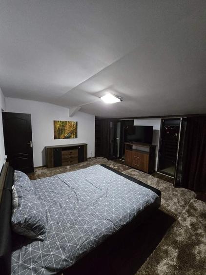 Apartament cu 3 camere decomandat în Independenței
