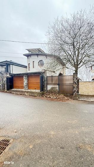 Casă cu 4 camere cu Teren 450 Mp în Săsar